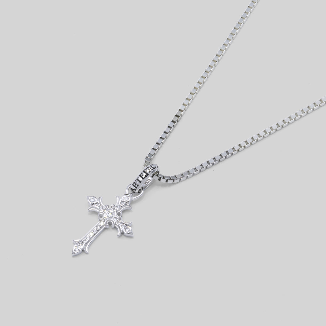 Grand Diamond Tracery Cross